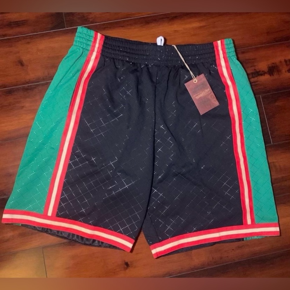 Mitchell & Ness Lakers Christmas Gucci Shorts NEW RARE